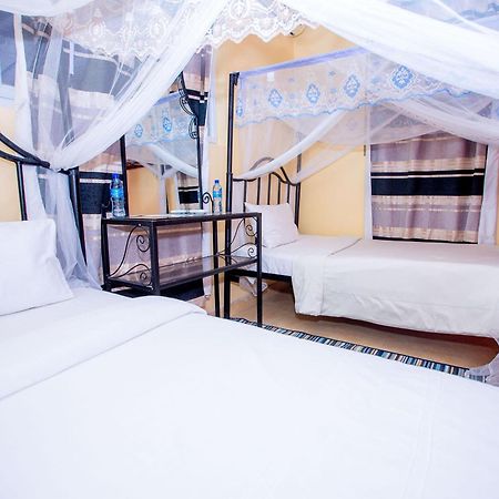 Kays Lodge Dar es Salaam Exterior foto