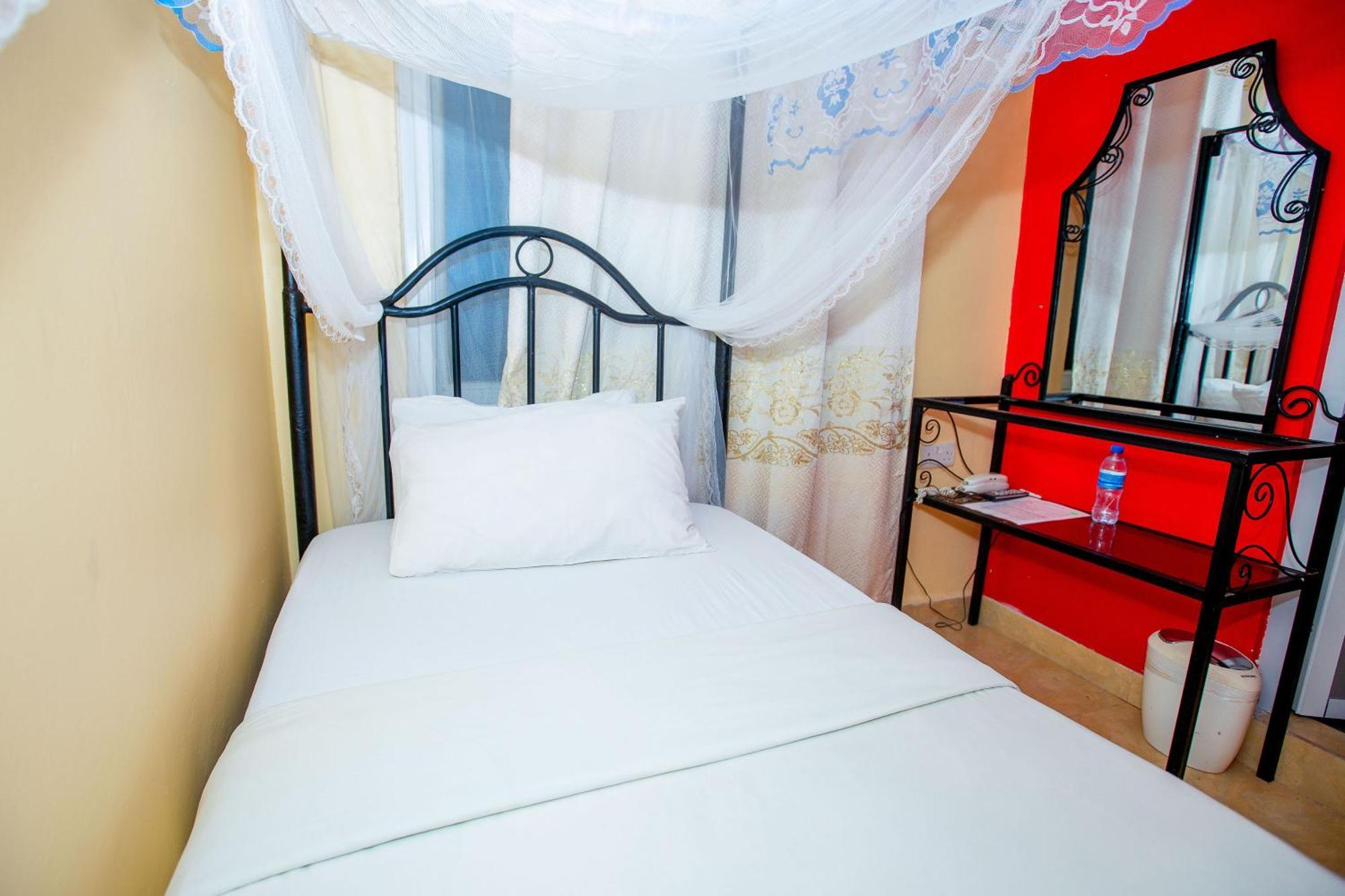Kays Lodge Dar es Salaam Exterior foto